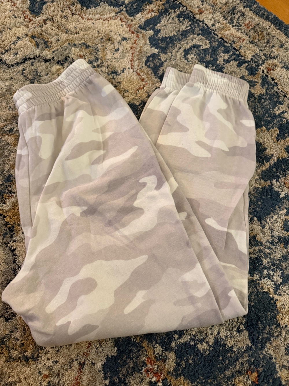 PINK Victoria's Secret Gray Cream & White Camo Joggers Size M